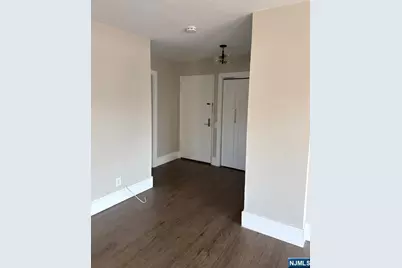 2400 Hudson Terrace 3F #3F, Fort Lee, NJ 07024 - Photo 2