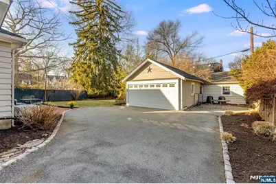 17 Mendl Terrace, Montclair, NJ 07042 - Photo 32