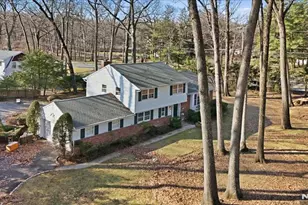 608 Covington Pl, Franklin Lakes, NJ 07417 - Photo 2