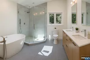 46 Overlook Rd, Alpine, NJ 07620 - Photo 8