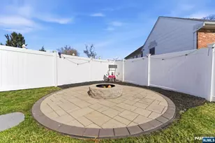 22 Elizabeth Ct, Bloomfield, NJ 07003 - Photo 26