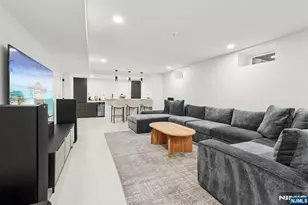 388 Freemans Ln, Franklin Lakes, NJ 07417 - Photo 40