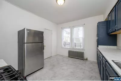 1053 Hunterdon Street, Newark, NJ 07112 - Photo 30