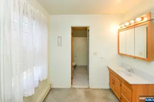 63 Franklin Ave, Saddle Brook Township, NJ 07663 - Photo 20