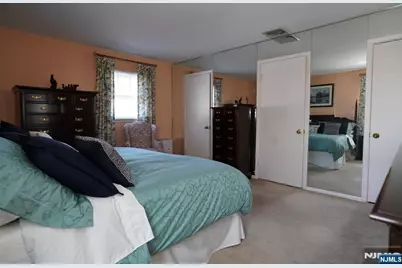 19 Berkeley Terrace, Livingston, NJ 07039 - Photo 20