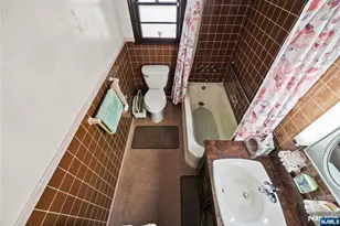 68 Kipp Pl, Paterson, NJ 07513 - Photo 12