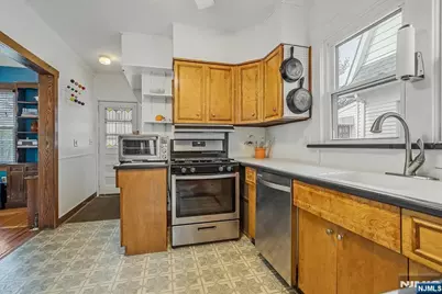 429 Clifton Boulevard, Clifton, NJ 07013 - Photo 12