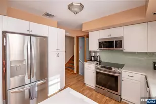 100 Eyland Ave, Roxbury Township, NJ 07876 - Photo 6