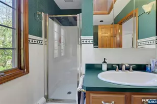 1280 Sussex Rd, Teaneck Township, NJ 07666 - Photo 24