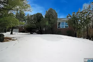 28 Overlook Rd, Little Falls Township, NJ 07424 - Photo 2