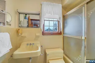 179 Page Ave, Lyndhurst Township, NJ 07071 - Photo 16