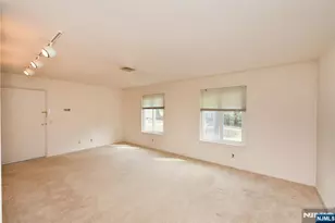 50 Rock Road A7, Hawthorne, NJ 07506 - Photo 4