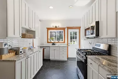 12 Chestnut Street, Cresskill, NJ 07626 - Photo 16