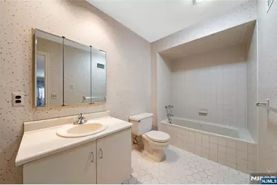 22 Peach Hill Court, Ramsey, NJ 07446 - Photo 16