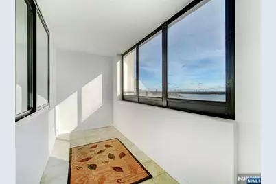 250 Gorge Road 17L #17L, Cliffside Park, NJ 07010 - Photo 4