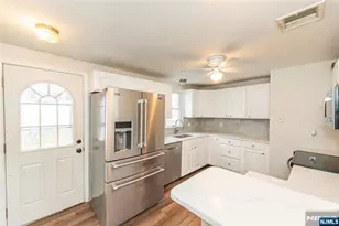 10 Memory Ln, Denville, NJ 07834 - Photo 2