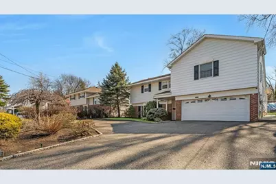 460 New Bridge Road, Bergenfield, NJ 07621 - Photo 2