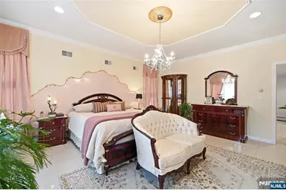 800 De Lalla Terrace, Ridgefield, NJ 07657 - Photo 12