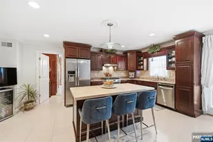 800 Delalla Terrace, Ridgefield, NJ 07657 - Photo 6