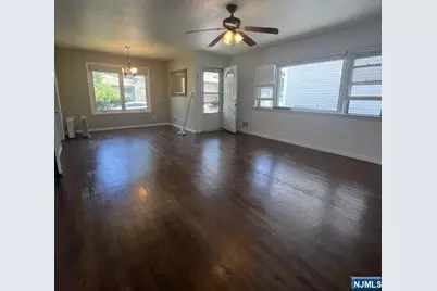 18 McKinley Place, Bergenfield, NJ 07621 - Photo 4