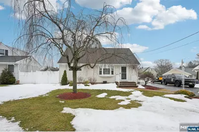 2 White Oak Lane, Wayne, NJ 07470 - Photo 2