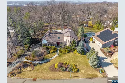 17 Brentwood Drive, North Caldwell, NJ 07006 - Photo 2
