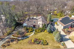 17 Brentwood Dr, North Caldwell, NJ 07006 - Photo 2