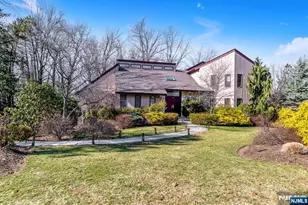 17 Brentwood Dr, North Caldwell, NJ 07006 - Photo 4