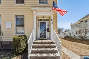 27 Oakland Ave, Bloomfield, NJ 07003 - Photo 2