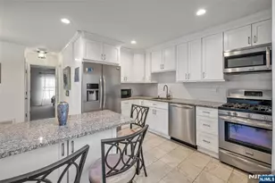 181 Long Hill Road 8-12, Little Falls Township, NJ 07424 - Photo 2