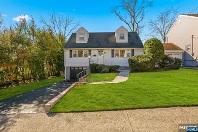 22 Laurel Street, Hawthorne, NJ 07506 - Photo 2