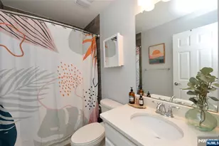 80 Landmark Ln, Fair Lawn, NJ 07410 - Photo 8