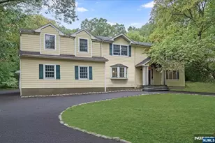 240 Ottowa Ln, Franklin Lakes, NJ 07417 - Photo 28