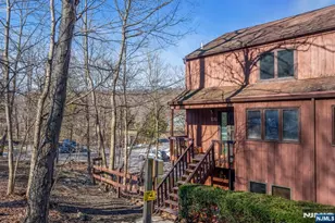 9 Village Way 6, Vernon, NJ 07462 - Photo 2