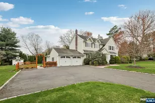 577 Ridgewood Rd, Washington Township, NJ 07676 - Photo 2