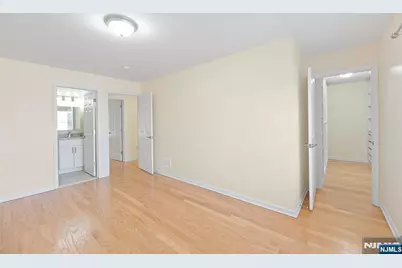 902 Spruce Street, Roselle, NJ 07203 - Photo 18