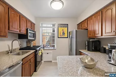8300 Boulevard East 4G #4G, North Bergen, NJ 07047 - Photo 2
