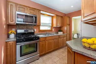 144 Redwood Ave, Wayne, NJ 07470 - Photo 8