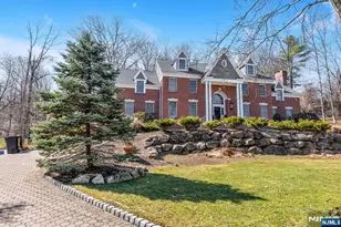 18 Sunflower Dr, Upper Saddle River, NJ 07458 - Photo 2