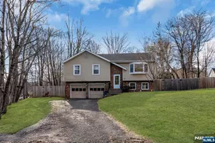 6 Whites Ln, Waldwick, NJ 07463 - Photo 2