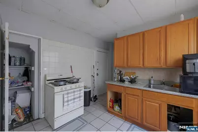 156 Dayton Street, Newark, NJ 07114 - Photo 4