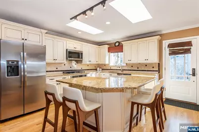 1 Milton Avenue, Summit, NJ 07901 - Photo 6