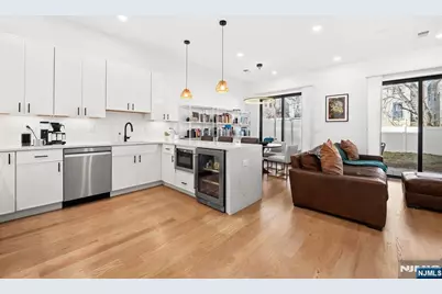 34 Manhattan Avenue 2 #2, Jersey City, NJ 07307 - Photo 6