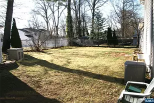 77 Donald Pl, Waldwick, NJ 07463 - Photo 22