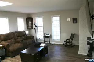 77 Donald Pl, Waldwick, NJ 07463 - Photo 8