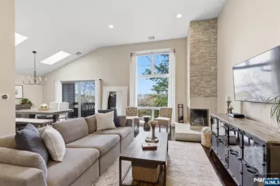 855 Valley Brook 2G #2G, Lyndhurst Township, NJ 07071 - Photo 2