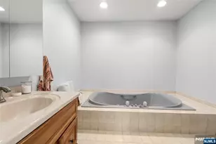 855 Valley Brook 2G, Lyndhurst Township, NJ 07071 - Photo 20