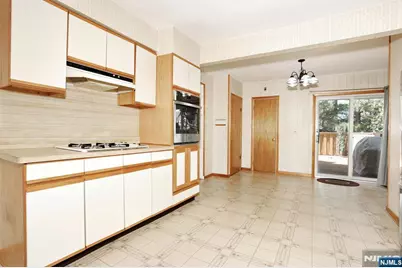 128 9th Avenue, Hawthorne, NJ 07506 - Photo 6