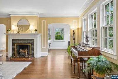 391 Up Mountain Avenue, Montclair, NJ 07043 - Photo 6