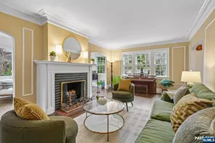 391 Up Mountain Ave, Montclair, NJ 07043 - Photo 4